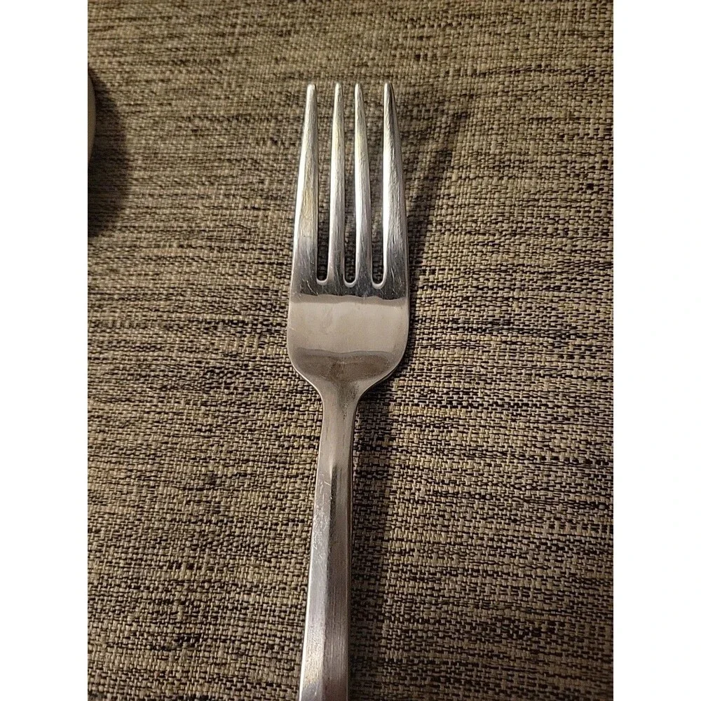 3 - Oneida Baguette Flatware 2 Dinner Forks 1 Tablespoon 18/10 Vietnam